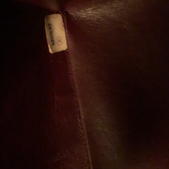 CHANEL Black and Gold Shoulder Bag - Picture 6 of 16